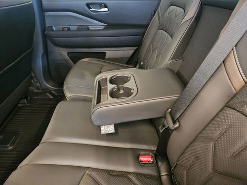 New 2026 Nissan Pathfinder Platinum w/ Cargo Package image 29