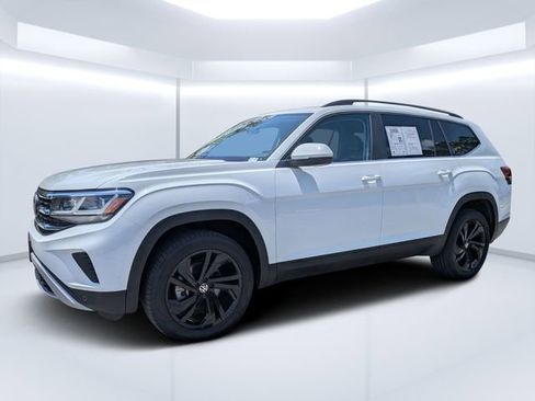 Certified 2023 Volkswagen Atlas SE AWD/4WD image 1