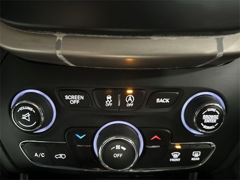 Used 2016 Jeep Cherokee Latitude image 30