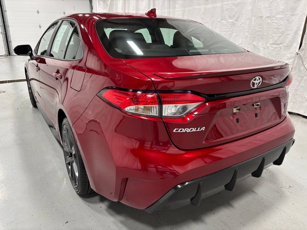 Used 2026 Toyota Corolla SE FWD image 5
