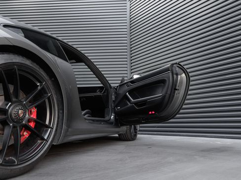 Certified 2023 Porsche 911 Carrera GTS RWD image 31