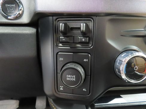 Used 2023 Ford F250 Platinum w/ FX4 Off-Road Package AWD/4WD image 73