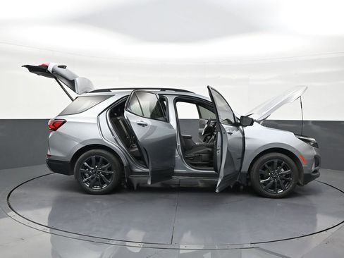Used 2024 Chevrolet Equinox RS image 30