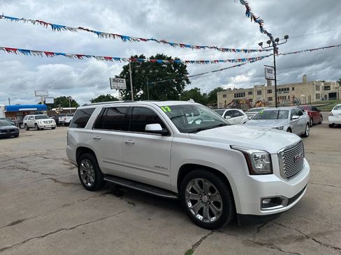 Used 2017 GMC Yukon Denali w/ Open Road Package AWD/4WD image 4