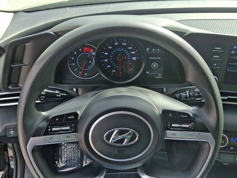 Used 2023 Hyundai Elantra SEL FWD image 19