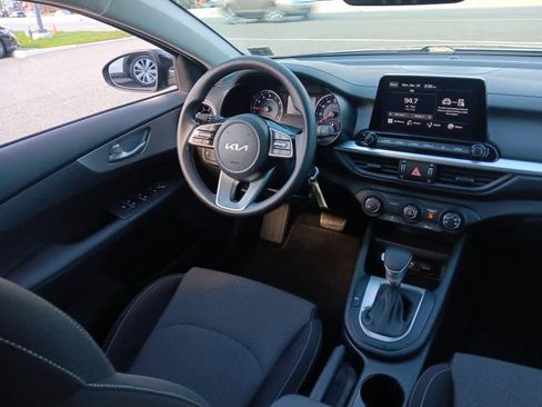 Used 2022 Kia Forte LXS FWD image 15