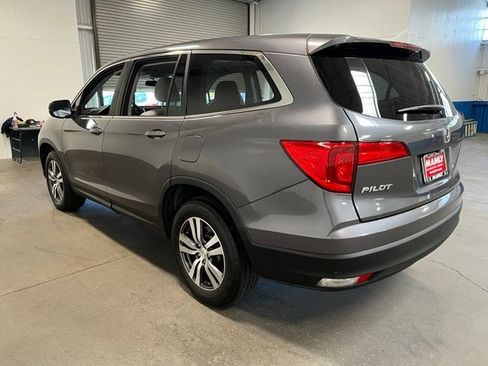 Used 2017 Honda Pilot EX image 5