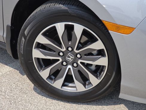 Certified 2024 Honda Odyssey EX-L image 10