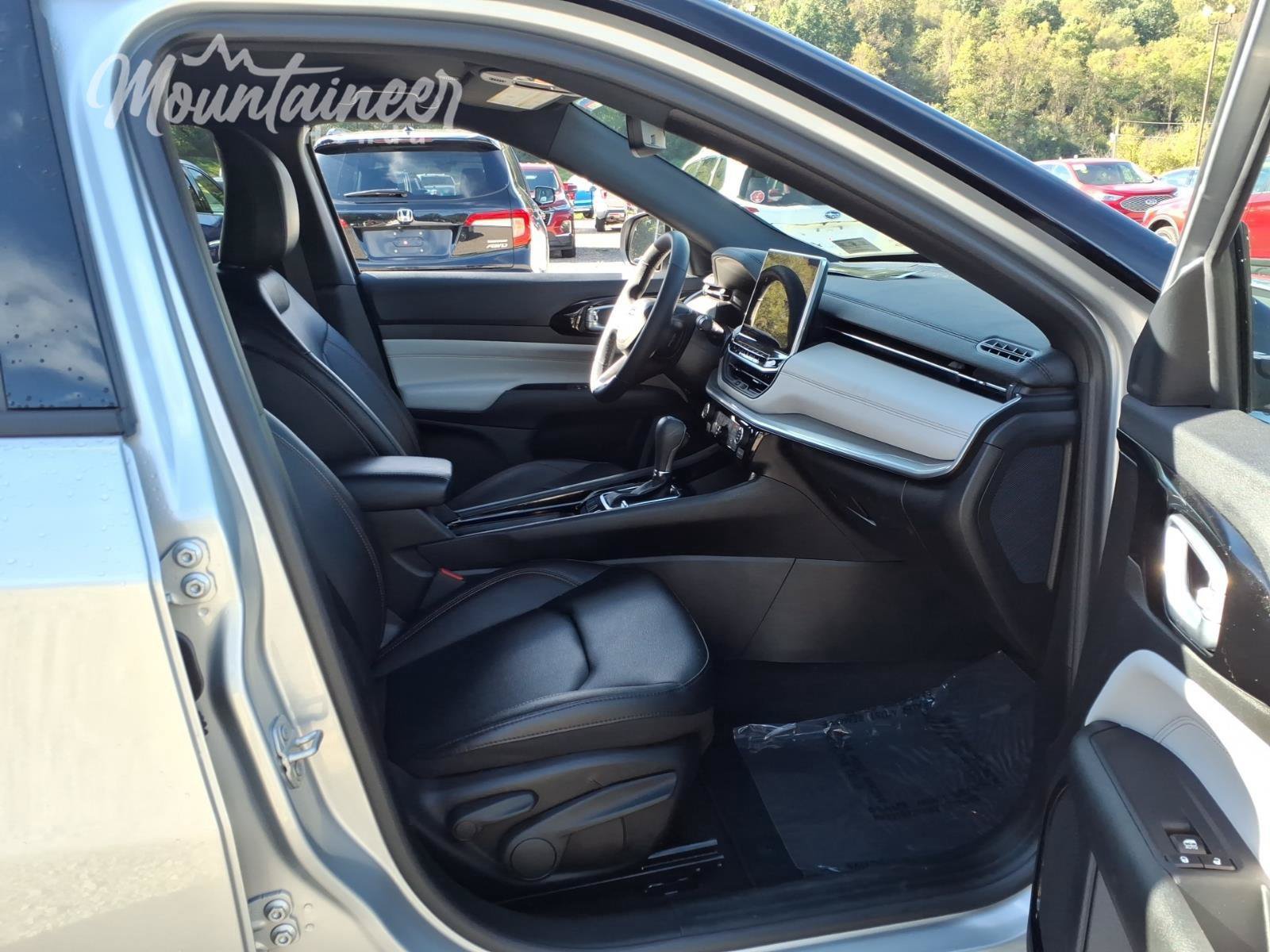 Used 2024 Jeep Compass Limited AWD/4WD image 18