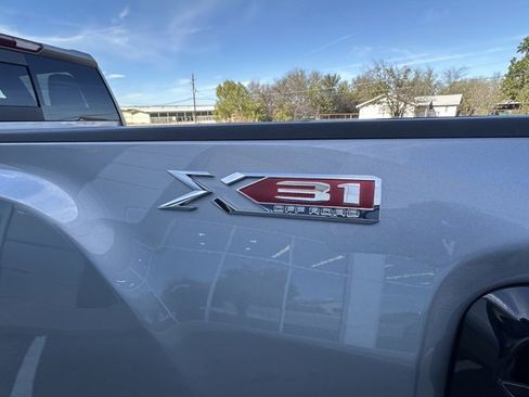 New 2026 GMC Sierra 2500 SLT image 9