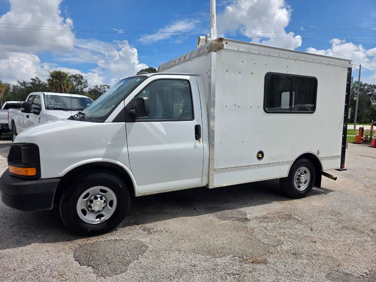 Used 2016 Chevrolet Express 3500 RWD image 6