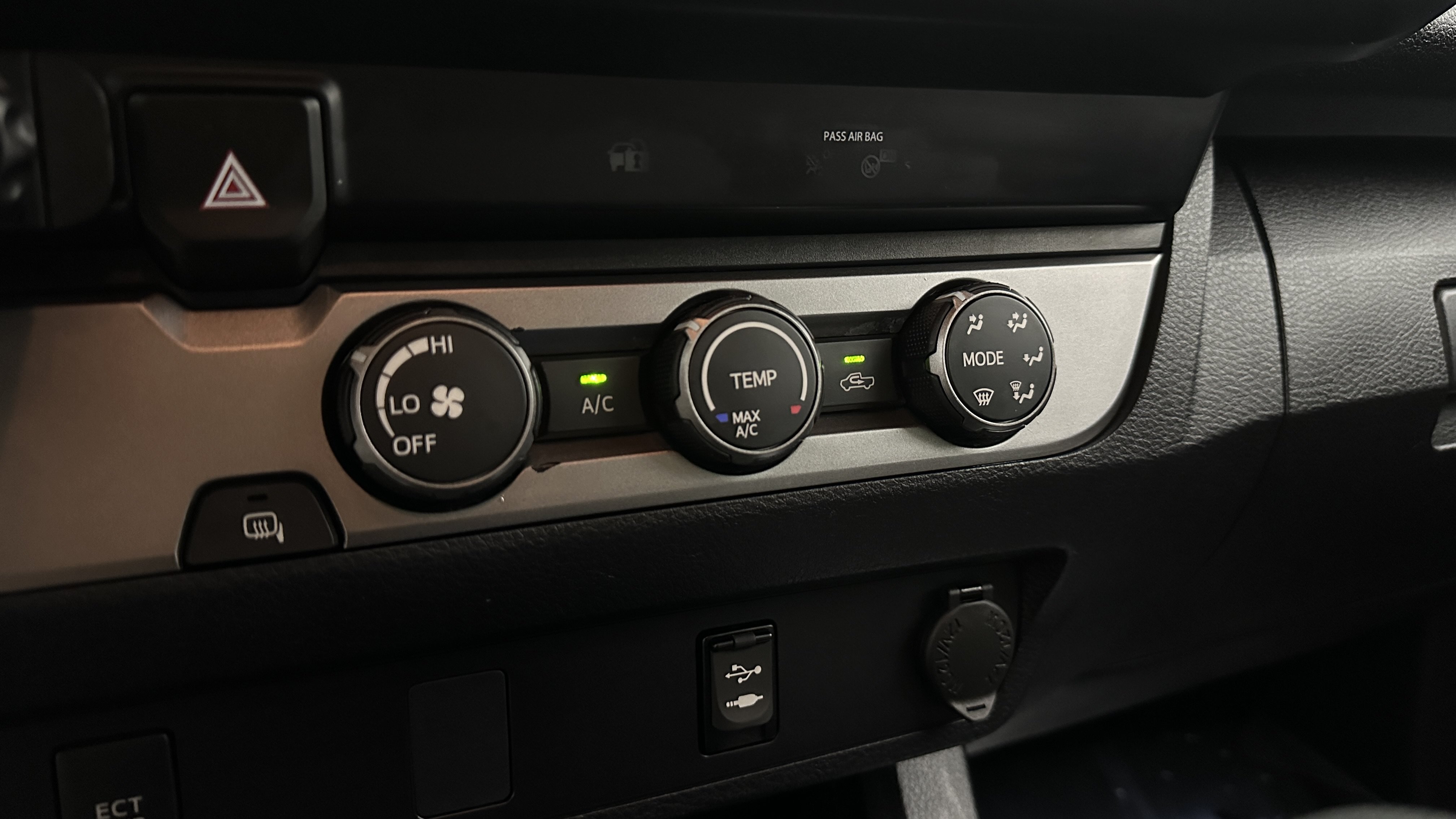 Used 2019 Toyota Tacoma SR w/ SR Convenience Package RWD image 15