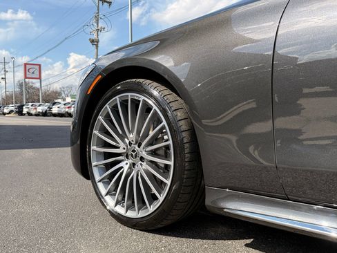 Used 2022 Mercedes-Benz S 580 4MATIC Sedan w/ AMG Line Package image 17