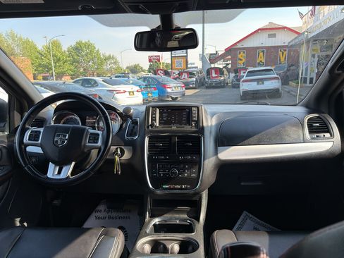 Used 2018 Dodge Grand Caravan GT FWD image 23