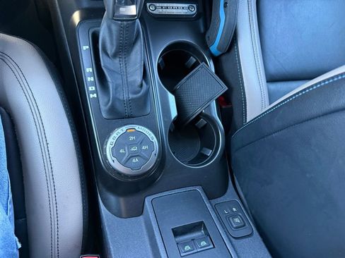 Used 2022 Ford Bronco Wildtrak image 11