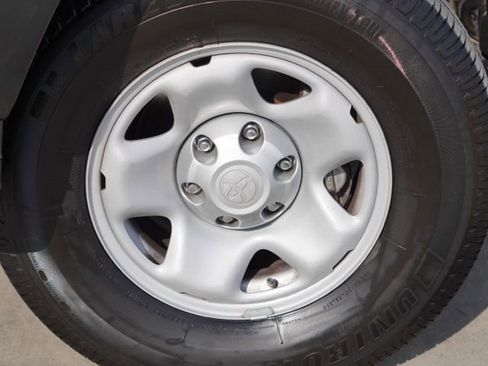 Used 2022 Toyota Tacoma SR image 11