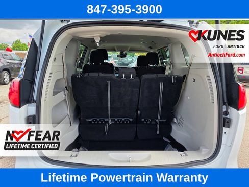 Used 2023 Chrysler Voyager LX FWD image 27