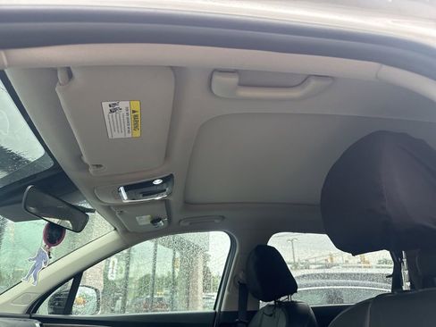 Used 2023 Kia Sorento S w/ Panoramic Sunroof Package AWD/4WD image 3