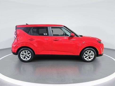 Used 2024 Kia Soul LX w/ Option Group 015 image 2