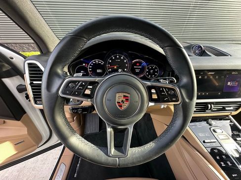 Used 2023 Porsche Cayenne Platinum Edition AWD/4WD image 23