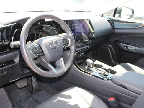 Certified 2024 Lexus NX 250 FWD image 12