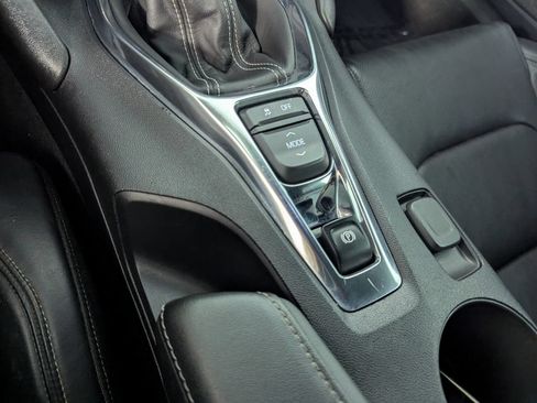 Used 2020 Chevrolet Camaro LT RWD image 21