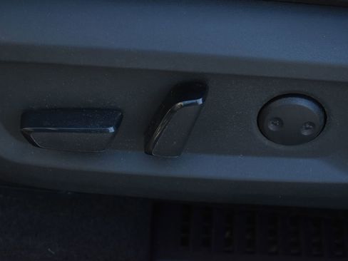 Used 2023 Nissan Rogue SL image 14