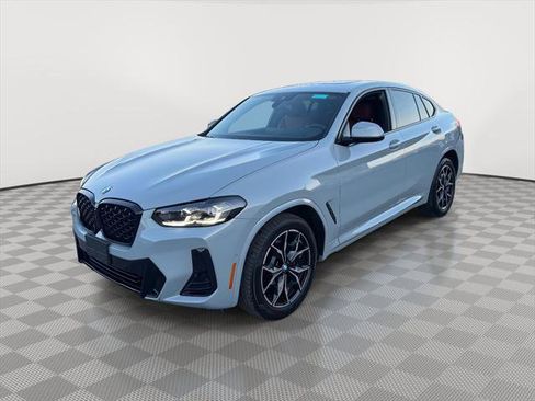 Used 2024 BMW X4 xDrive30i w/ Premium Package image 3