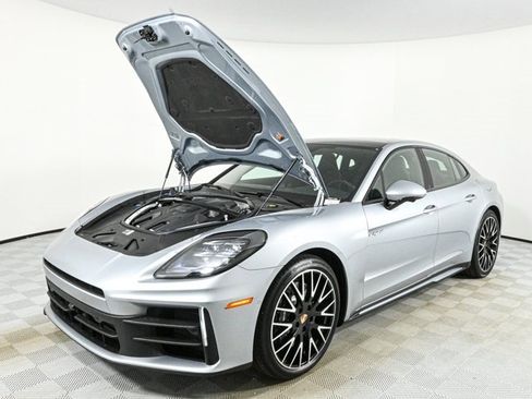 New 2025 Porsche Panamera 4 image 32
