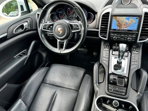 Used 2016 Porsche Cayenne AWD/4WD image 12
