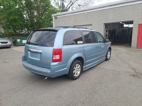 Used 2008 Chrysler Town & Country Touring w/ Trailer Tow Group FWD image 8