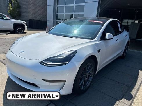 Used 2021 Tesla Model 3 Standard Range Plus RWD image 1