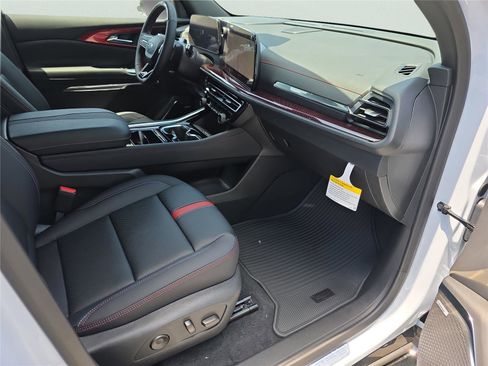 New 2026 Chevrolet Traverse RS FWD image 17