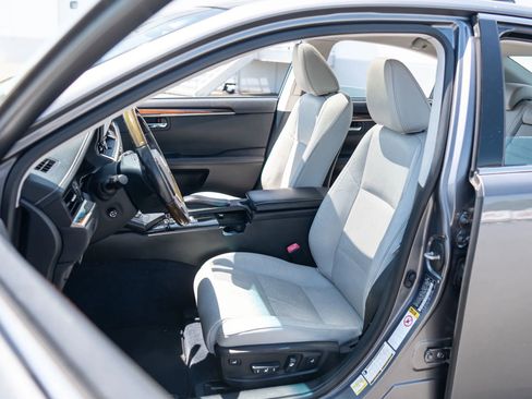 Used 2013 Lexus ES 350 FWD image 26
