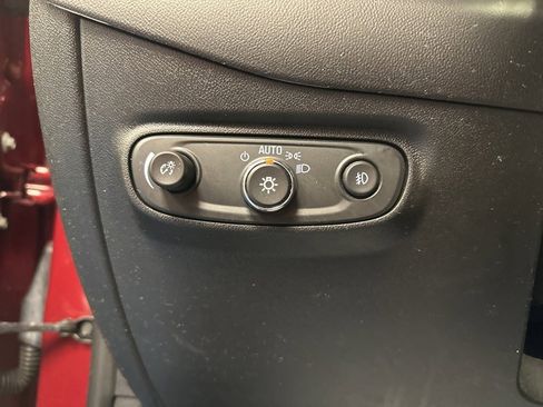 Used 2021 Chevrolet Equinox LT image 26