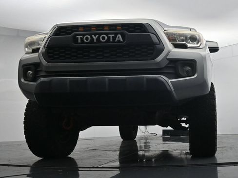 Used 2019 Toyota Tacoma SR w/ SR Convenience Package RWD image 19