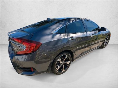 Used 2018 Honda Civic Touring image 4