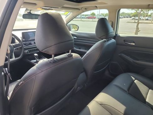 Used 2021 Nissan Altima 2.5 SR w/ SR Premium Package FWD image 12