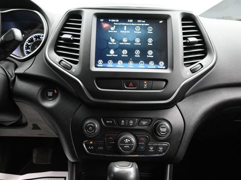 Used 2022 Jeep Cherokee Latitude Lux w/ Sun & Sound Group AWD/4WD image 10