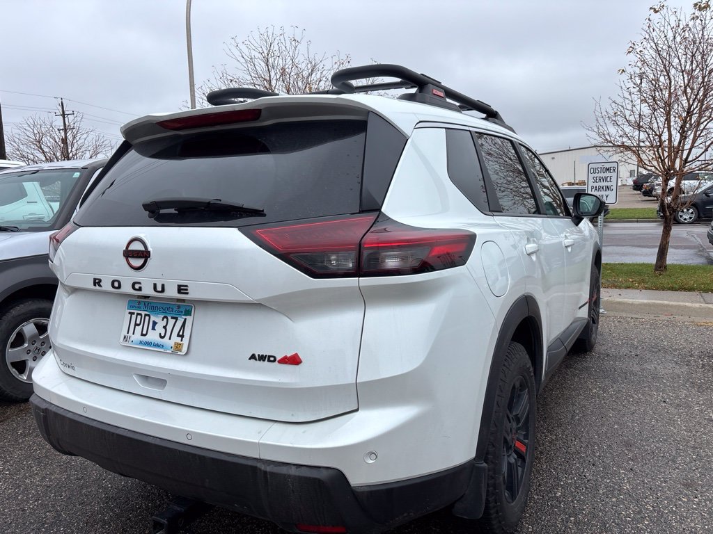 Used 2025 Nissan Rogue SV AWD/4WD image 8