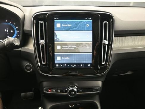 Used 2023 Volvo XC40 B5 Plus w/ Driver Assist Package image 12