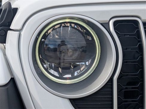 Certified 2024 Jeep Wrangler Sahara image 9