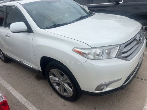 Used 2013 Toyota Highlander Limited FWD image 3