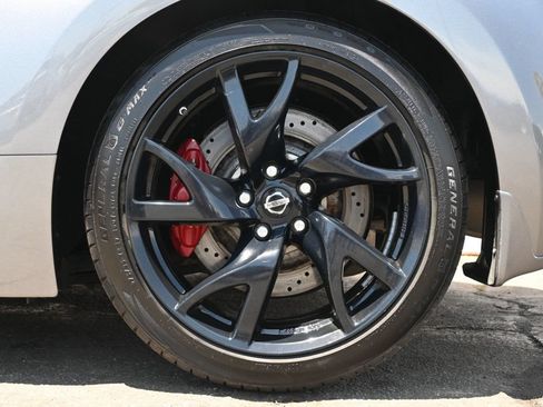 Used 2014 Nissan 370Z Touring w/ Sport Package RWD image 10