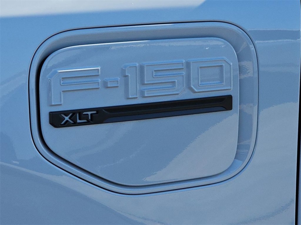 Used 2023 Ford F150 Lightning XLT AWD/4WD image 31