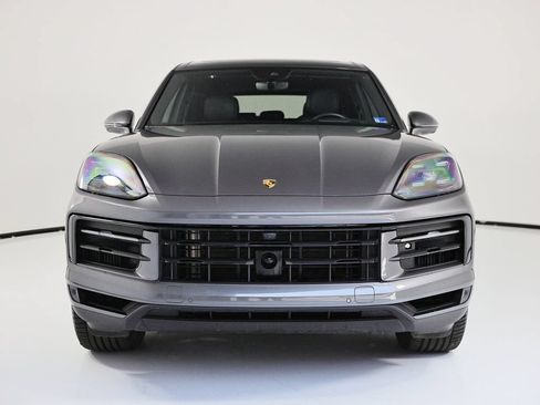 Used 2024 Porsche Cayenne AWD/4WD image 10