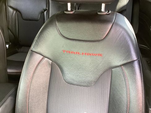 Used 2023 Jeep Compass Trailhawk image 18