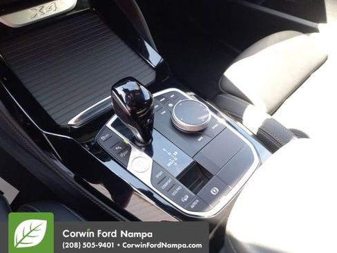 Used 2025 BMW X4 xDrive30i AWD/4WD image 18