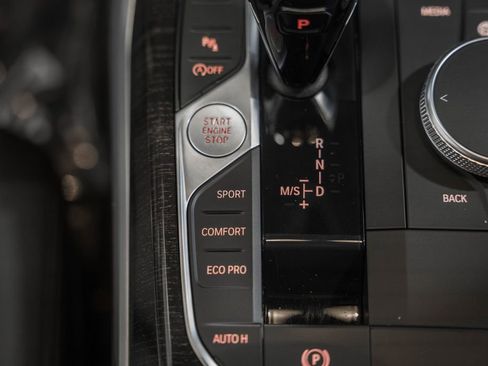 Used 2019 BMW 330i Sedan w/ Driving Assistance Package image 27