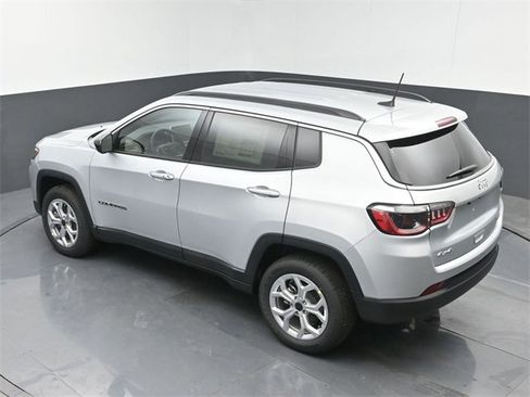 New 2026 Jeep Compass Latitude image 31